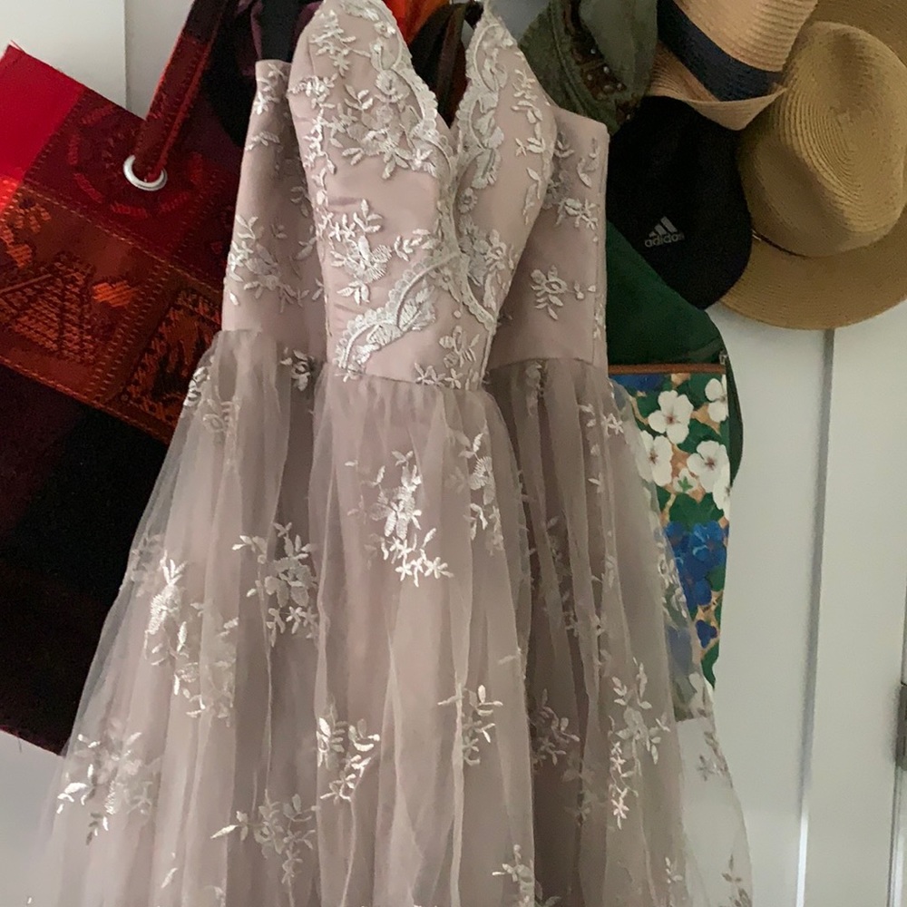 This beautiful dress has a train 4 inch’s great for prom or wedding